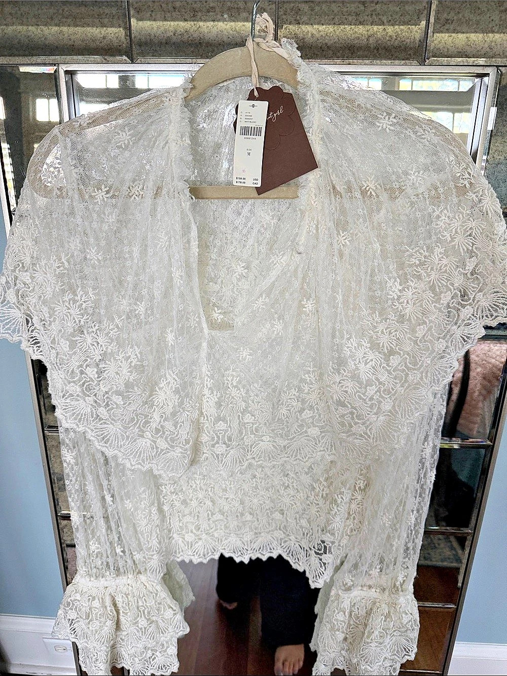 Forever That Girl along-Sleeve Lace Cutwork Blouse White Medium NWT